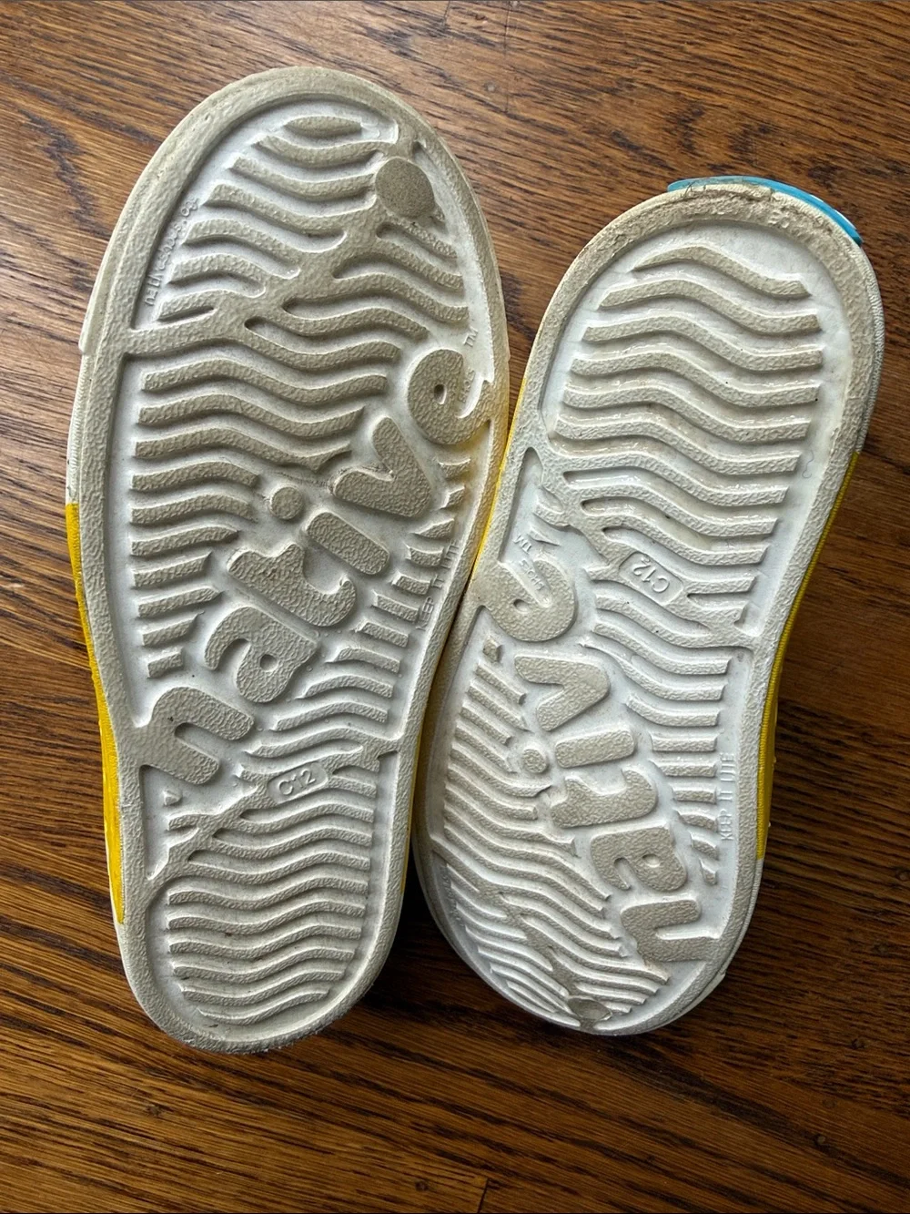 Native Jefferson Kids Unisex White Yellow Slip-On Water Shoes Half Circle 12